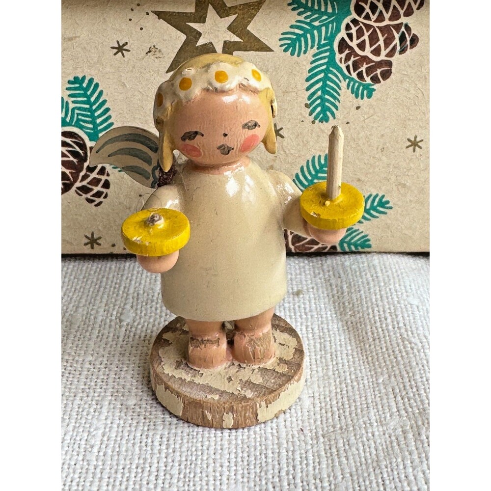 Vintage Wendt Kuhn Marguerite Angel holding candle, Erzgebirge Germany